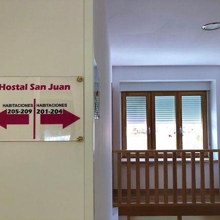 Hostal San Juan Sahagún Exteriör bild